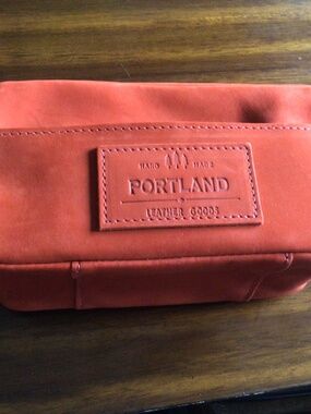 NWT Portland leather Dopp bag